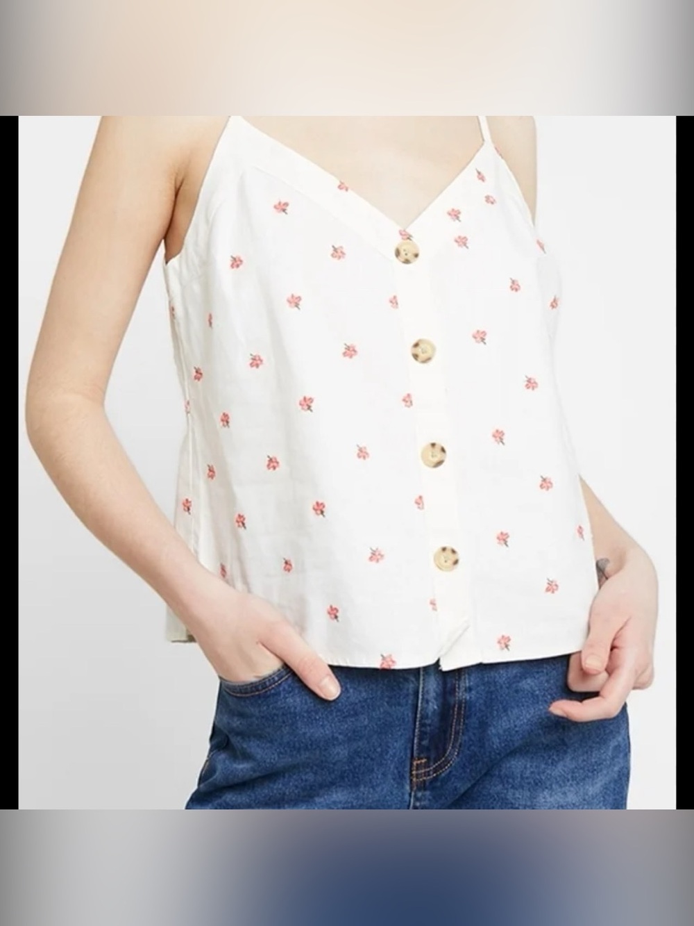 Abercrombie & Fitch Button
Down Linen Sleeveless Crop Top
Flower Detail Size M